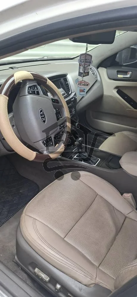 كيا كادينزا - الصورة 2