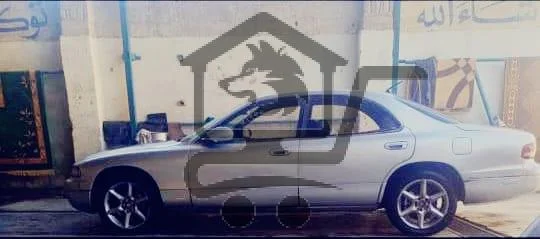 سيارة مازدا 929 للبيع - الصورة 3