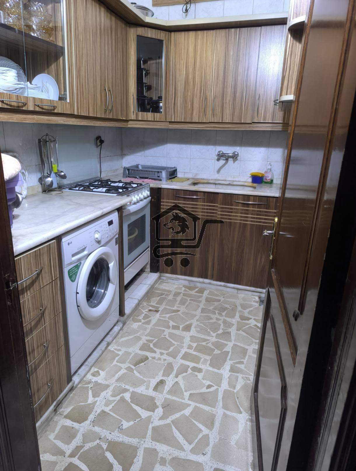 شقة للبيع بسعر  مناسب - الصورة 3