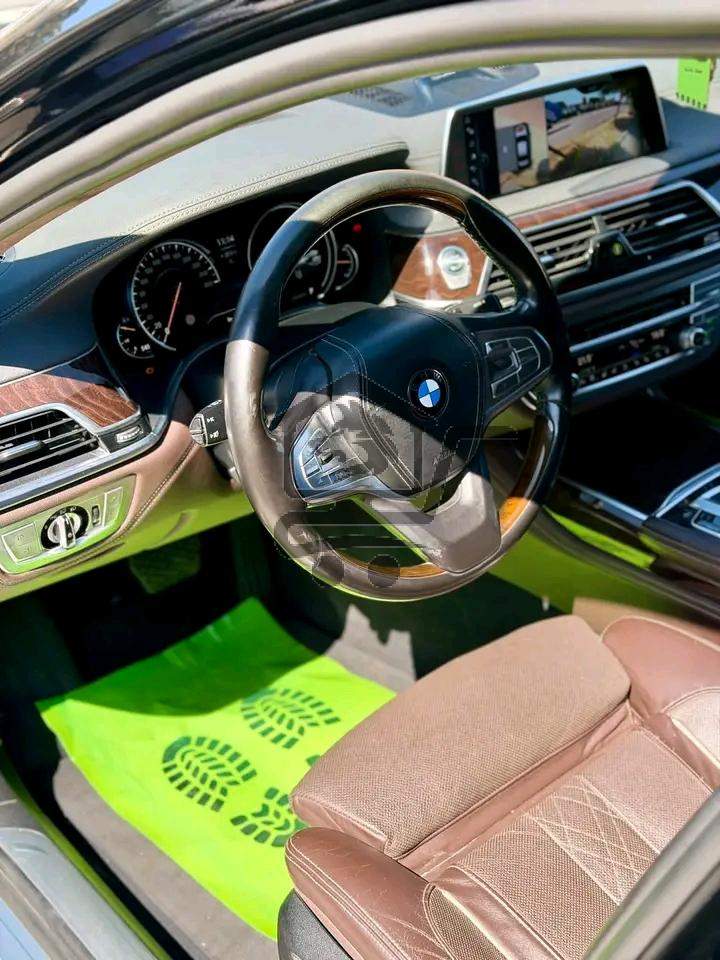 MERCEDES SCLASS 550 - الصورة 3