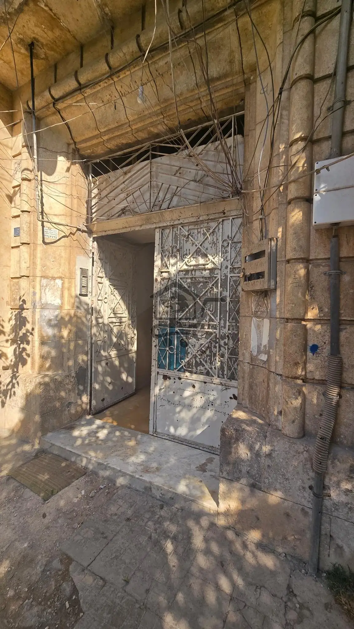 منزل يصلح للسكن او لأي مشروع تجاري او مكتب هندسي - الصورة 2