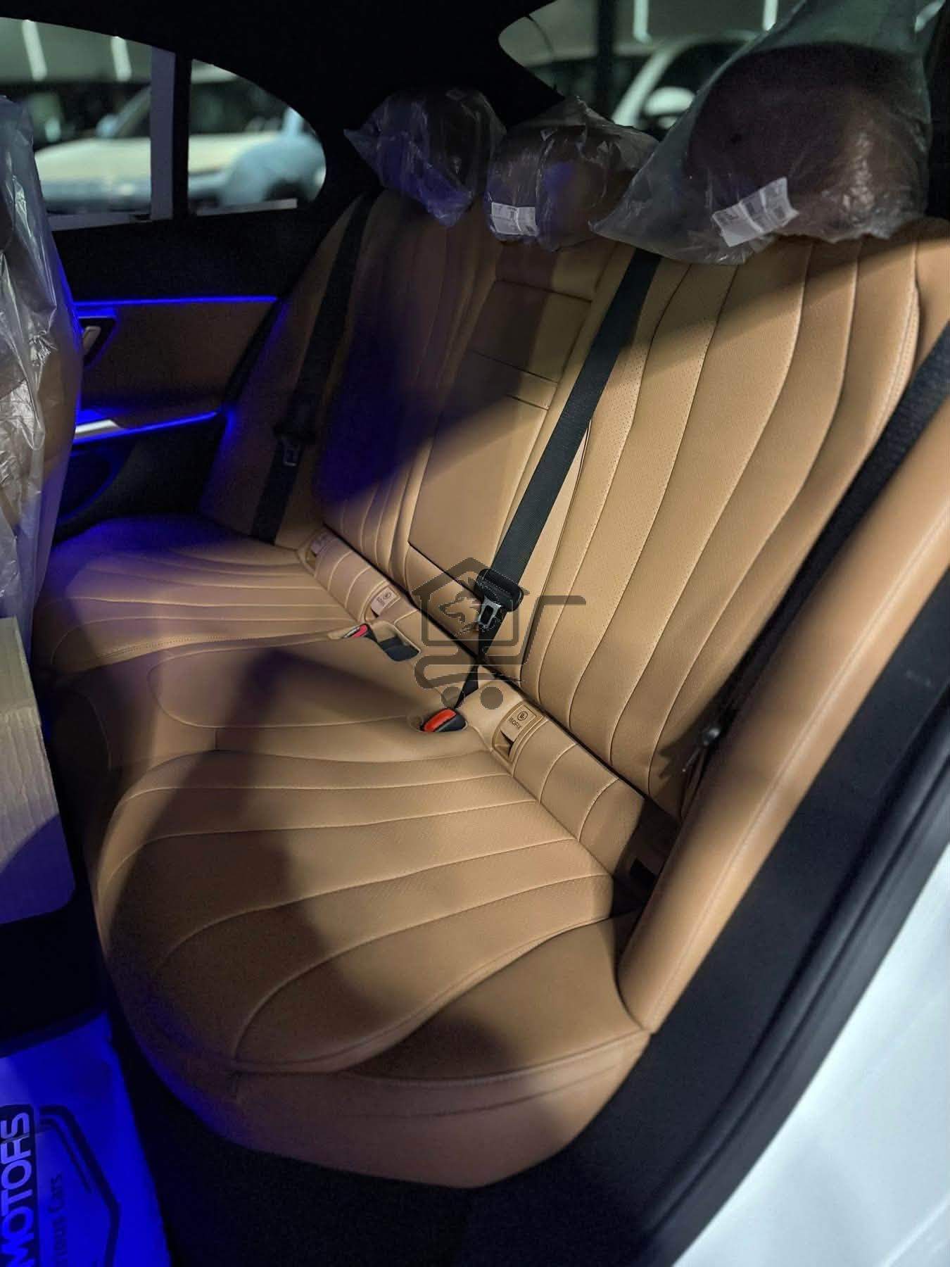 Mercedes E200 AMG 2026 - الصورة 10
