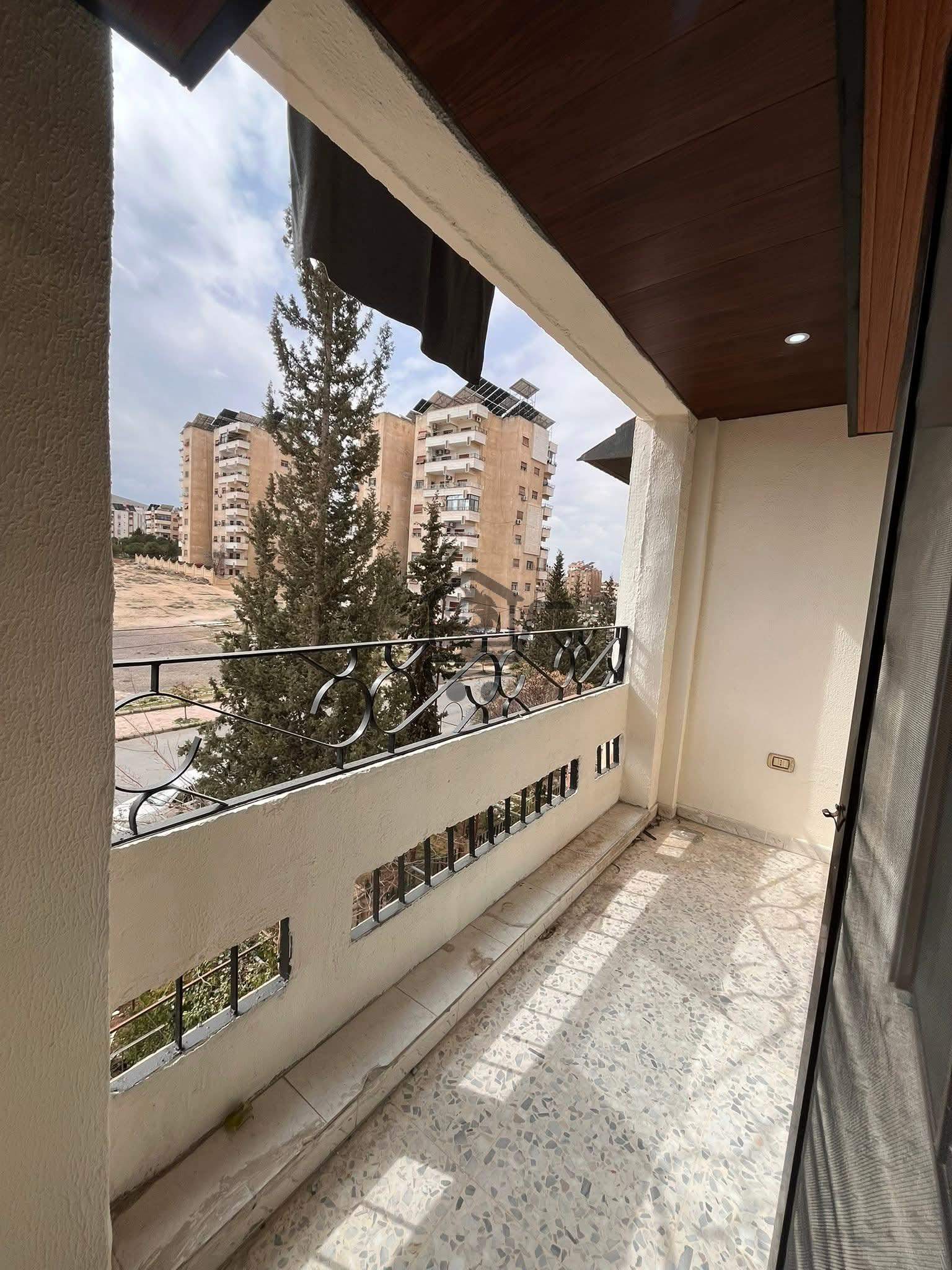 منزل بموقع مميز - الصورة 1