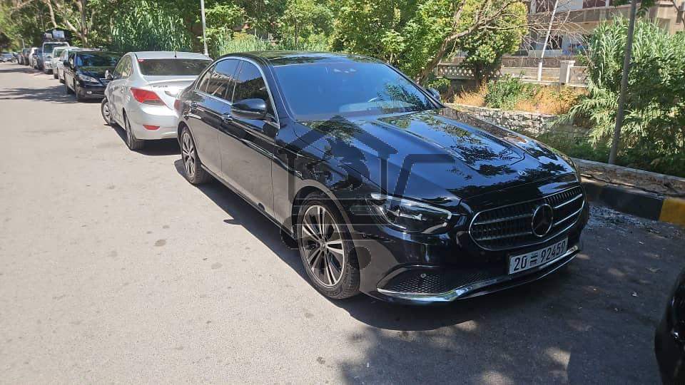 Mercedes Benz - الصورة 1