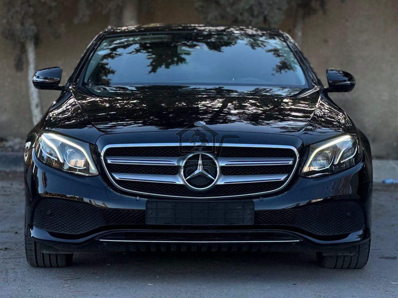 Mercedes-Benz E300 4Matic - الصورة 3