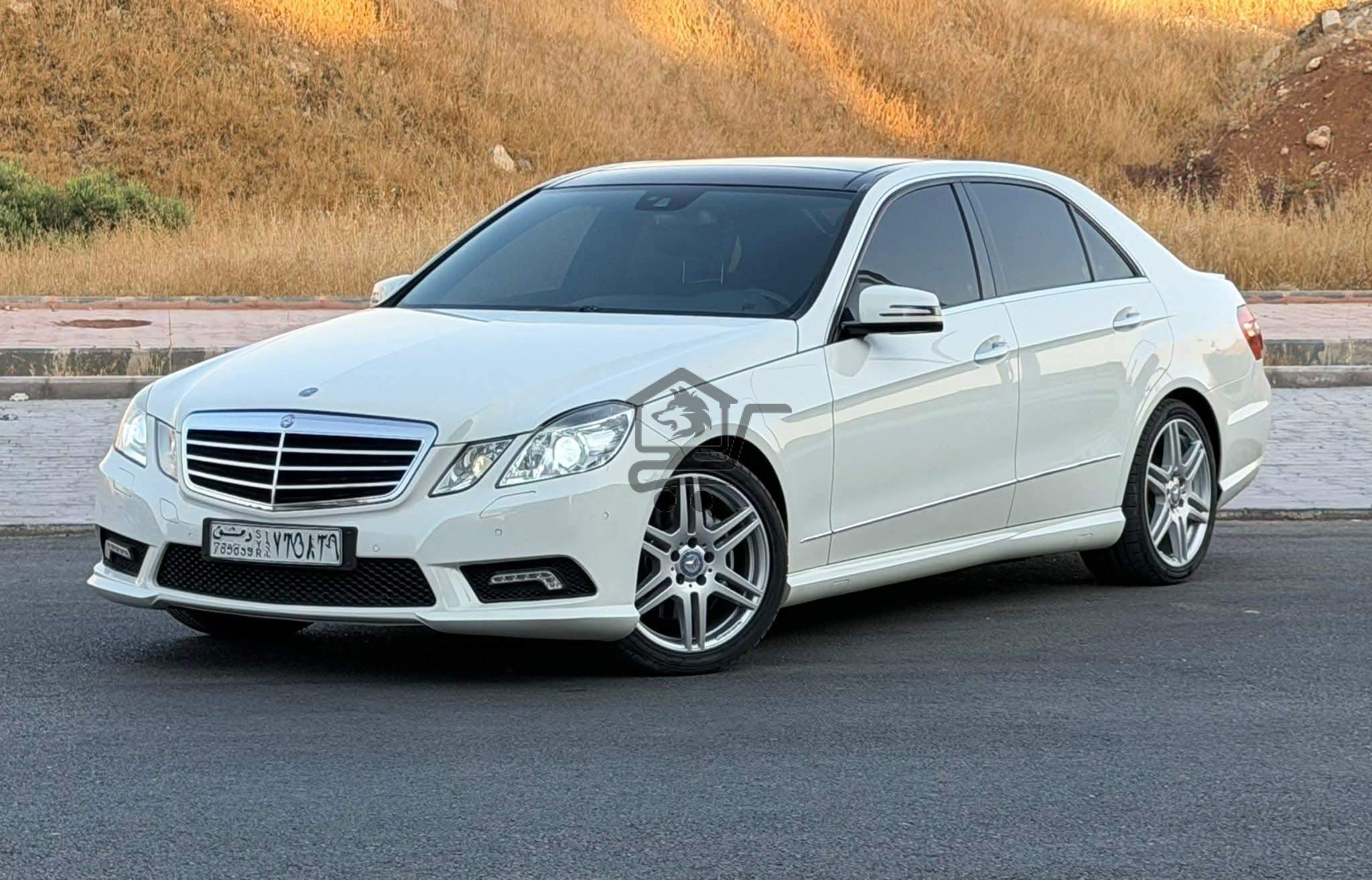 Mercedes Benz E300 - الصورة 1