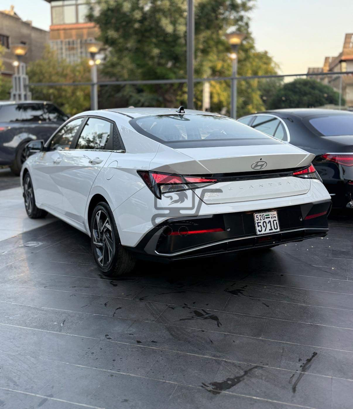 Hyundai Elantra 2025 - الصورة 2