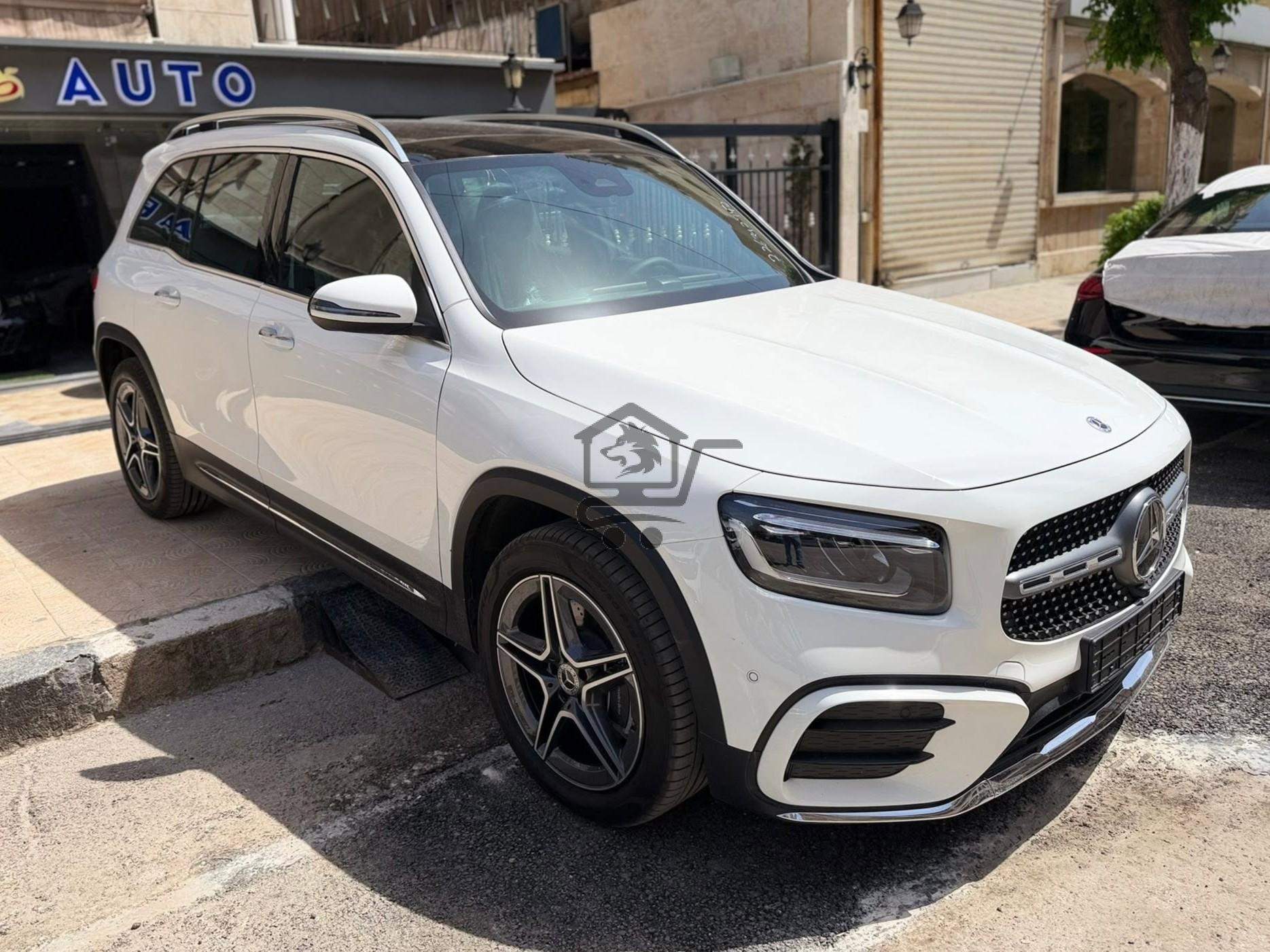 Mercedes-Benz GLB 250 - الصورة 3