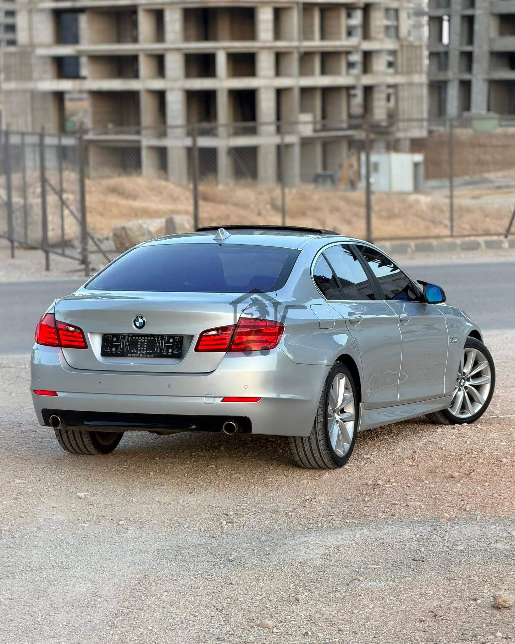 BMW 530i 2011 - الصورة 4