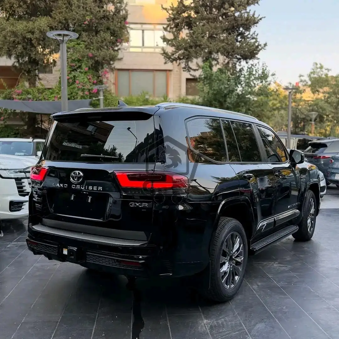 Toyota Land Cruiser GXR - الصورة 3