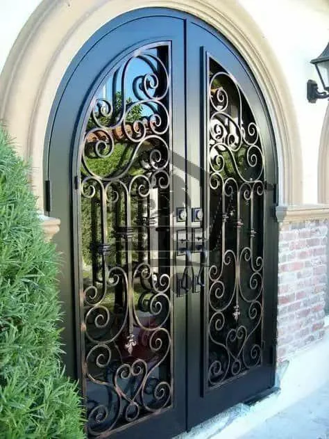 تعهدات حدادة - الصورة 1