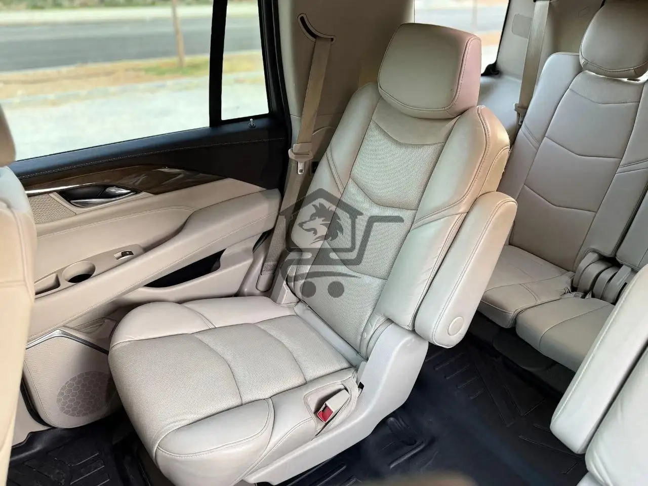 Cadillac Escalade Platinum - الصورة 9