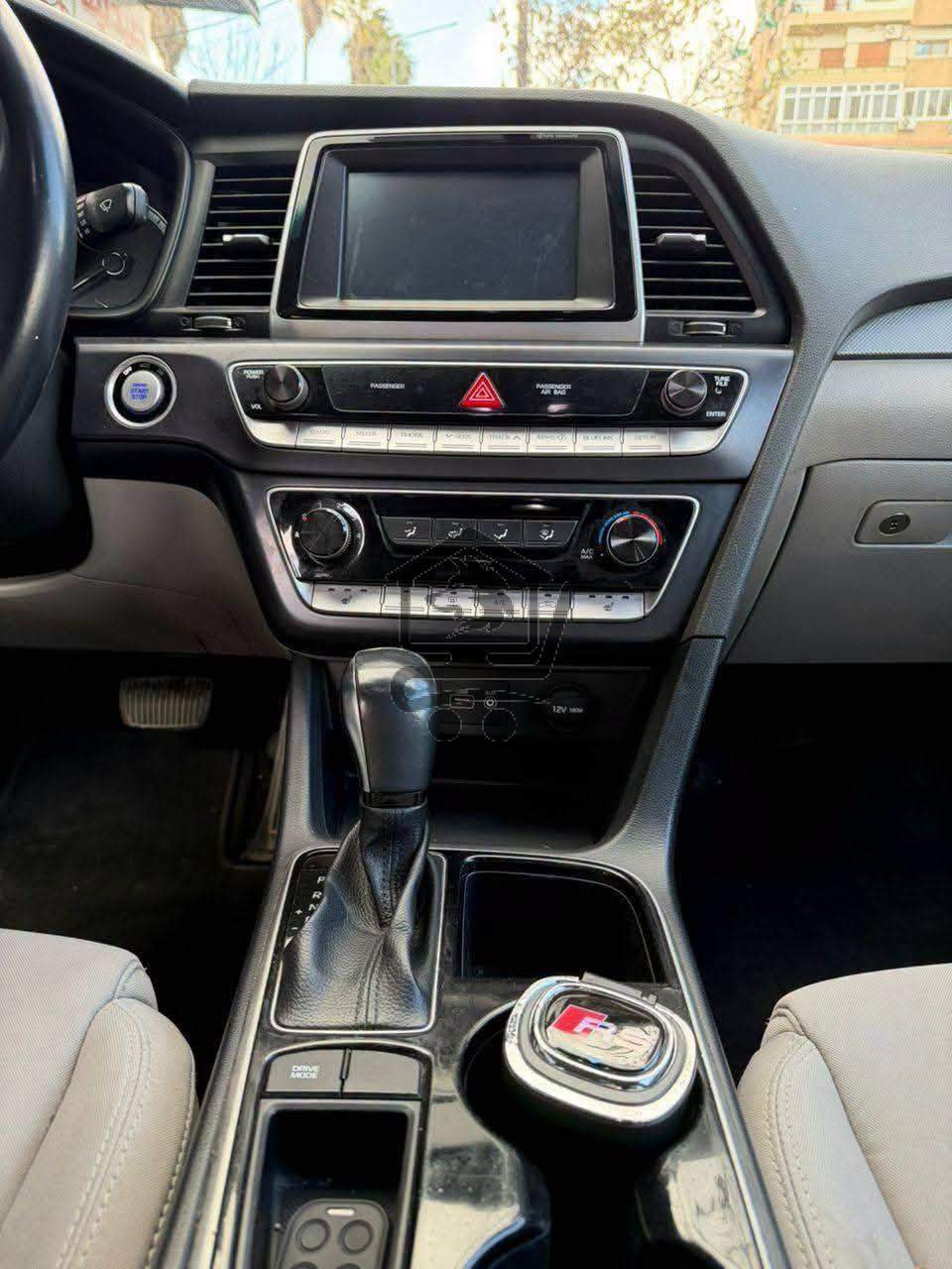 Hyundai Sonata 2018 - الصورة 8
