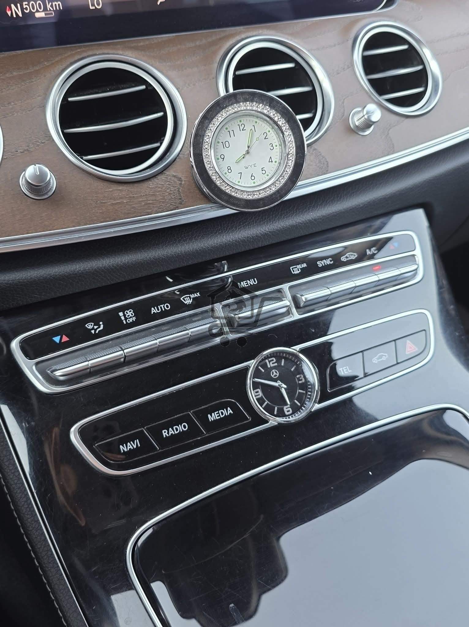 Mercedes Benz E300 - الصورة 2