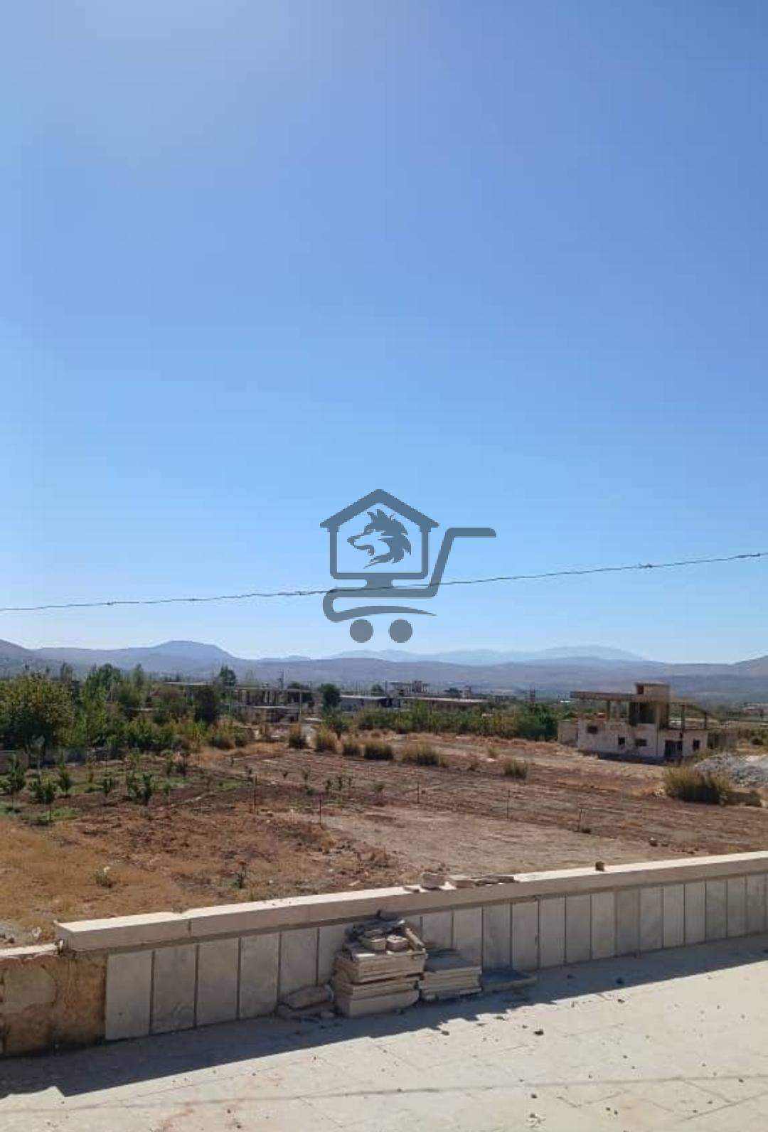 فيلا مع ثلاث محلات تجارية - الصورة 6