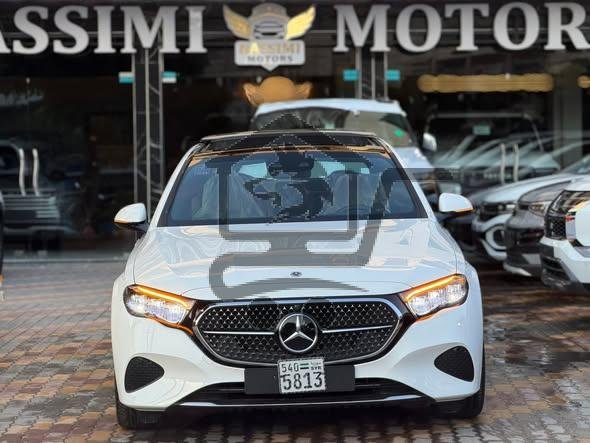 Mercedes-Benz E200 2025 - الصورة 5