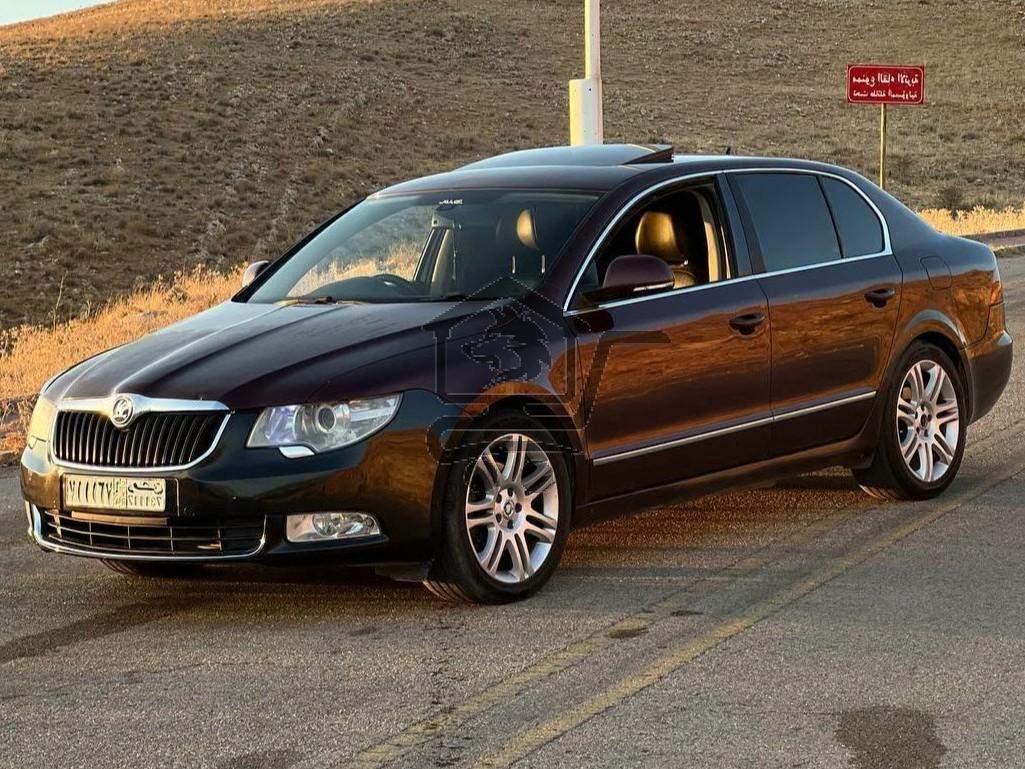 Skoda Superb 2010 - الصورة 1