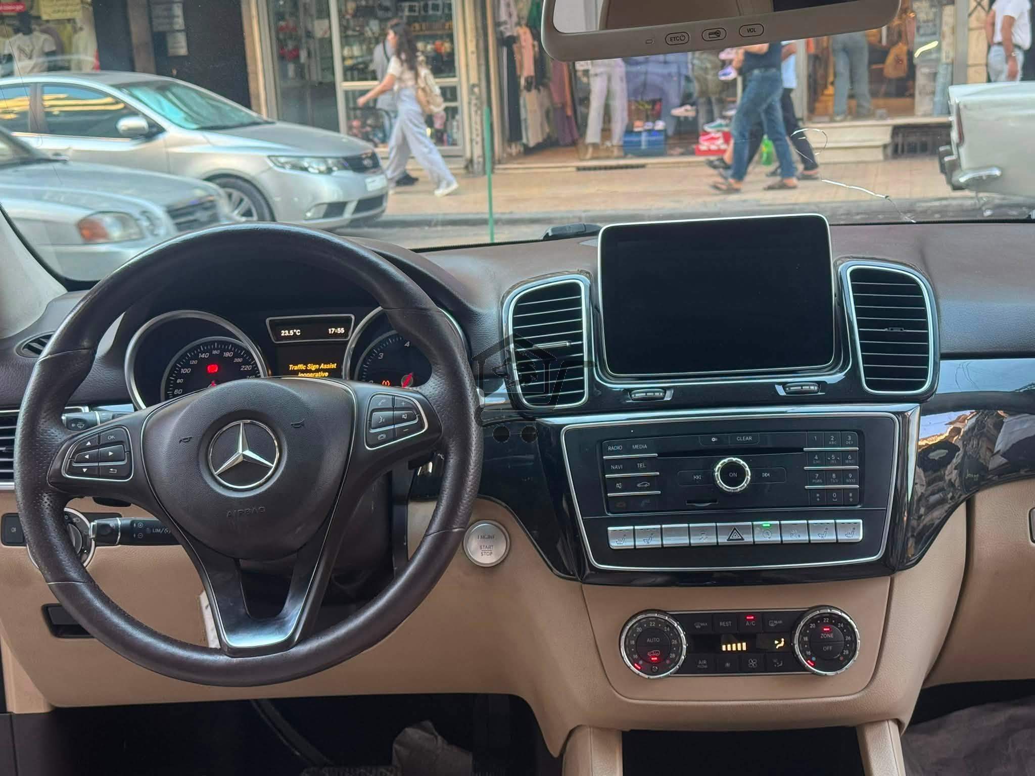 Mercedes-Benz GLE 350 - الصورة 7