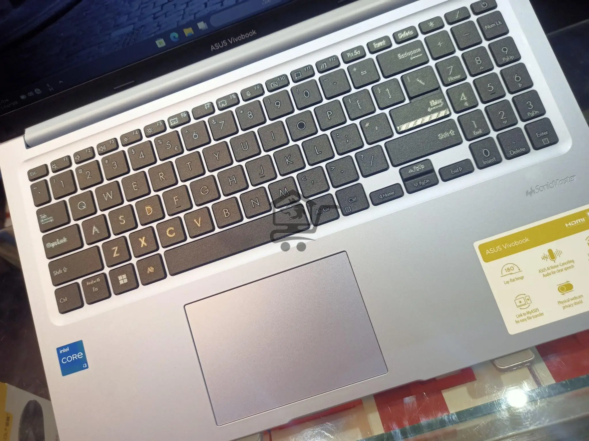 ASUS VivoBook X1502ZA - الصورة 2