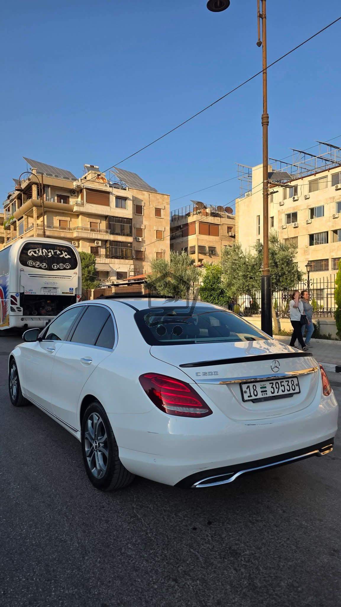 Mercedes C200 - الصورة 3