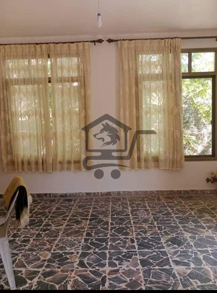 شقة بمساحة واسعة - الصورة 3