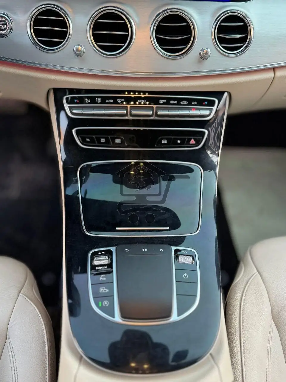 Mercedes Benz E250 - الصورة 8