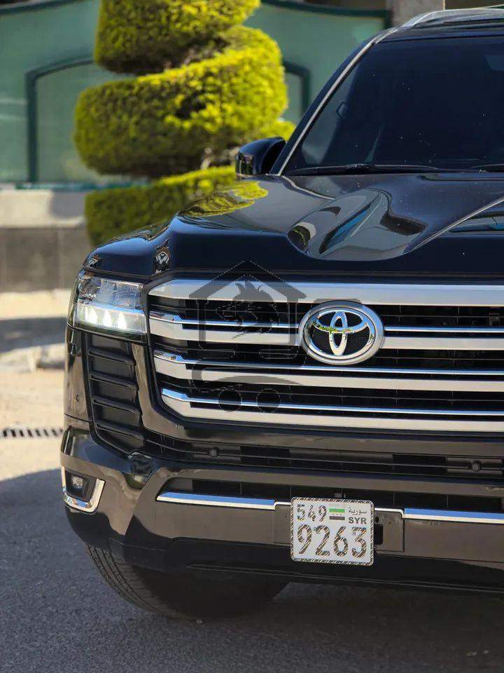 Toyota Land Cruiser GXR - الصورة 7