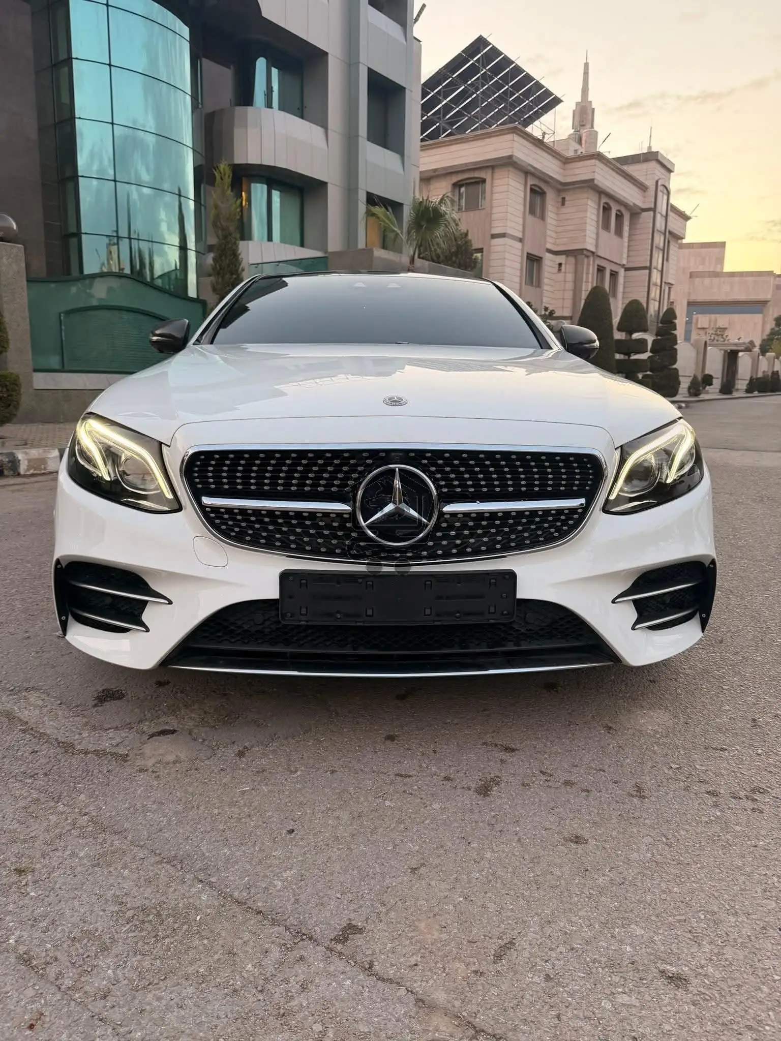 Mercedes E300 - الصورة 6