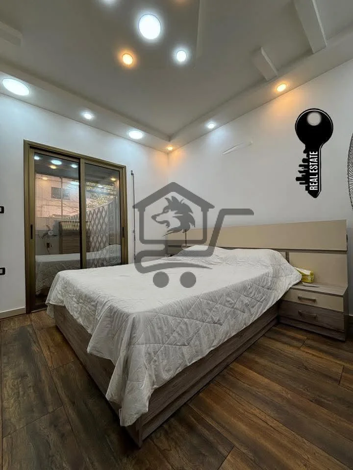 شقة مع حديقة خلفية وأمامية - الصورة 2