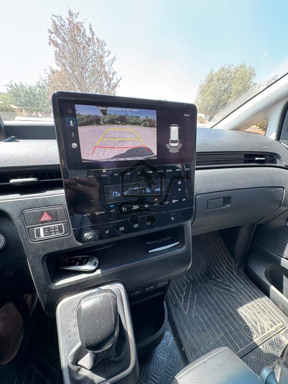 فان هيونداي ستاريا 2022 HTRAC - الصورة 7