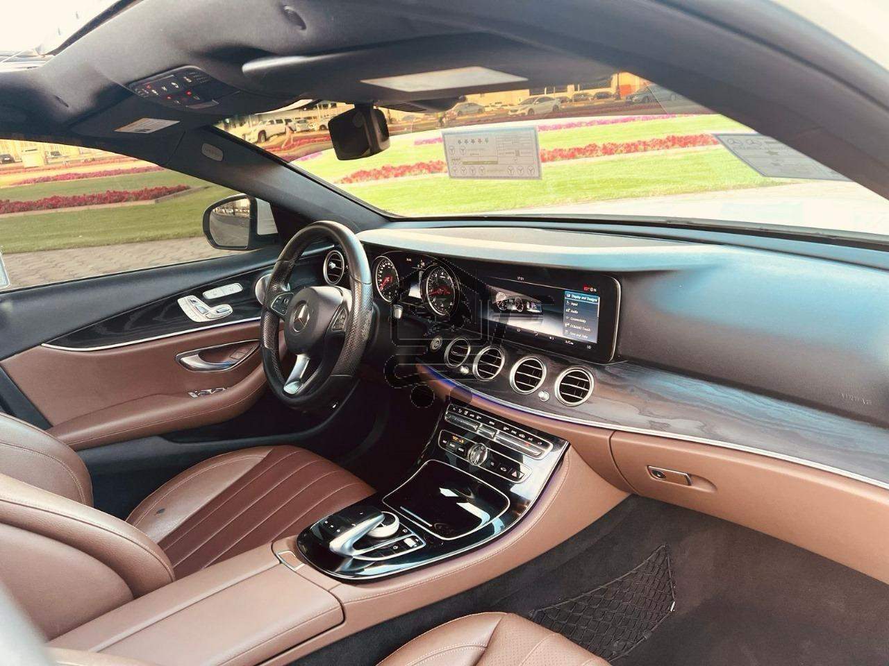 مرسيدس E300 - الصورة 6