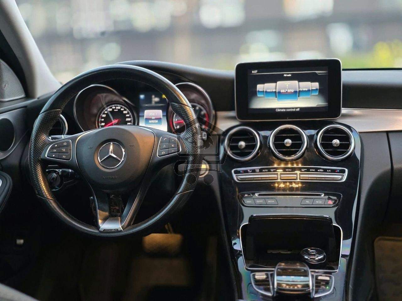 MERCEDES BENZ C300 - الصورة 7
