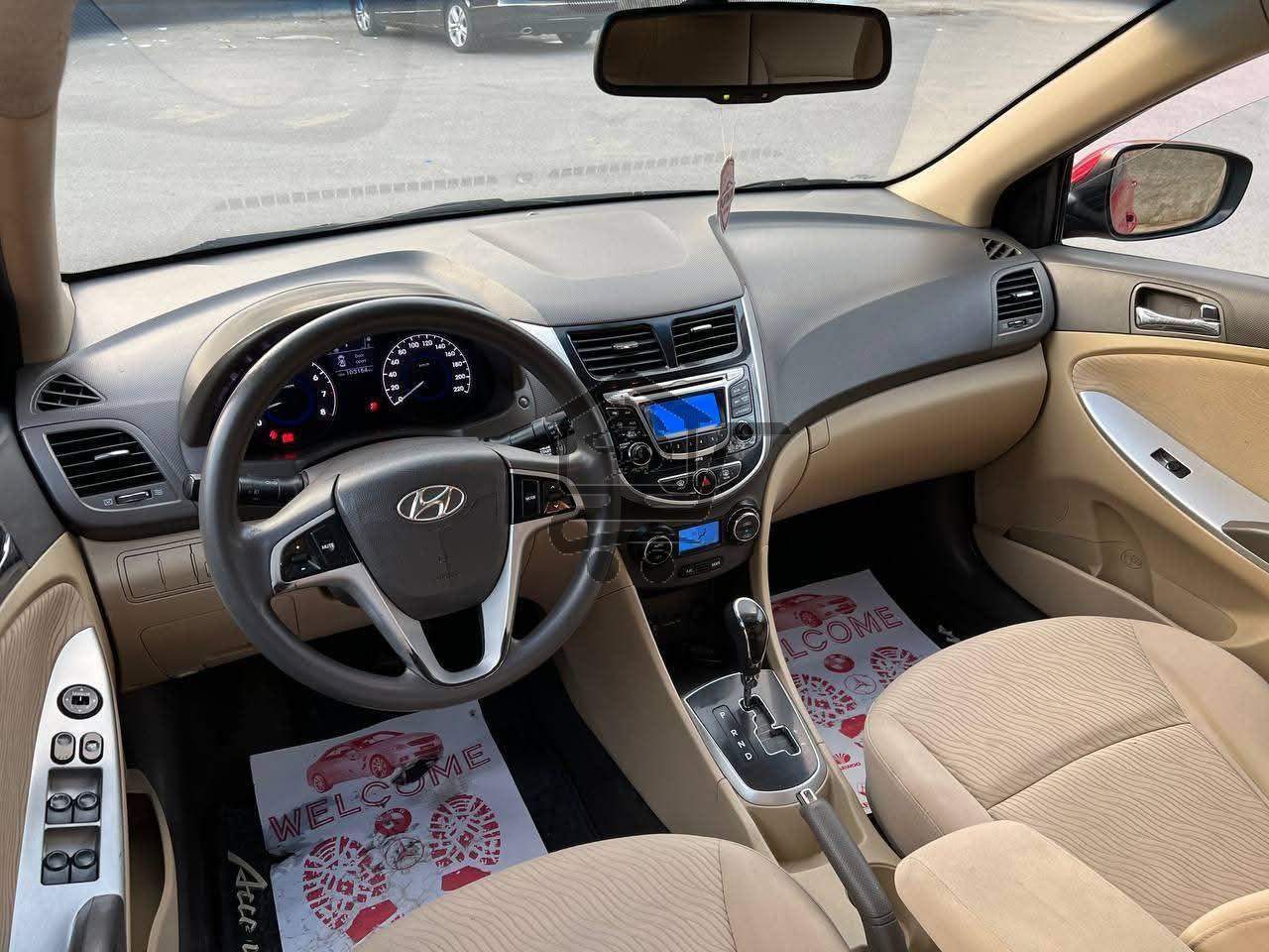 Hyundai Accent 2011 - الصورة 7