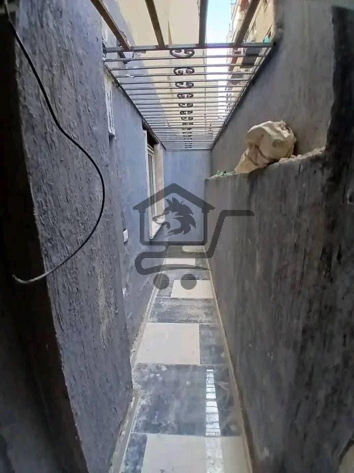 شقة ارضية غرفة ومنتفعاتا - الصورة 5