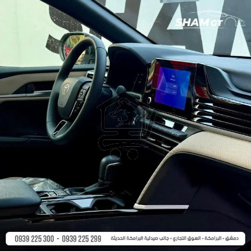 Toyota Camry Hybrid LE - الصورة 5