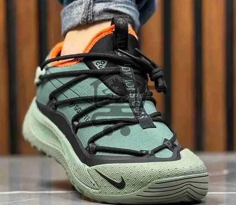 Voit للألبسة والأحذية الرياضية - الصورة 3