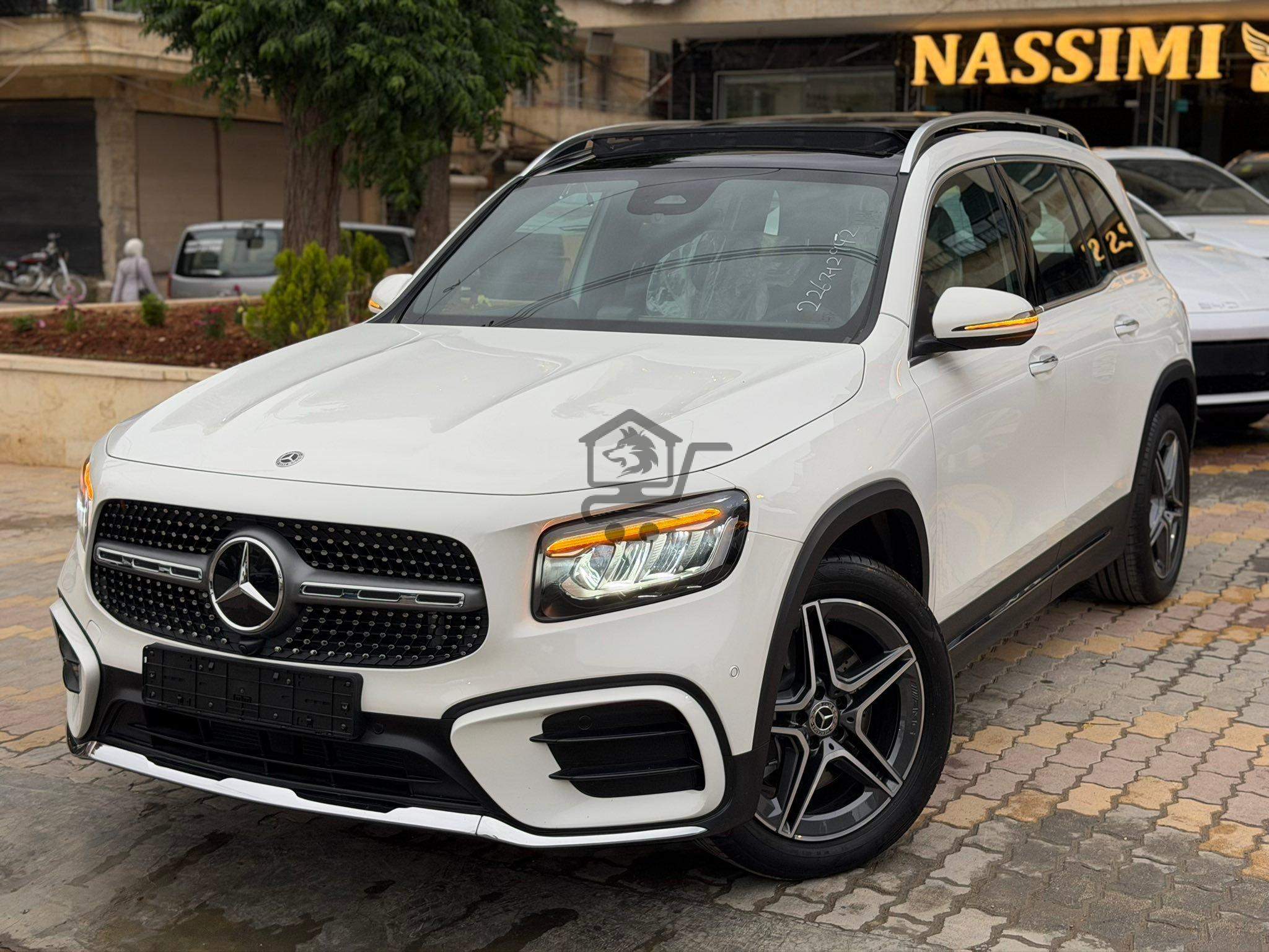 Mercedes-Benz GLB 250 - الصورة 1