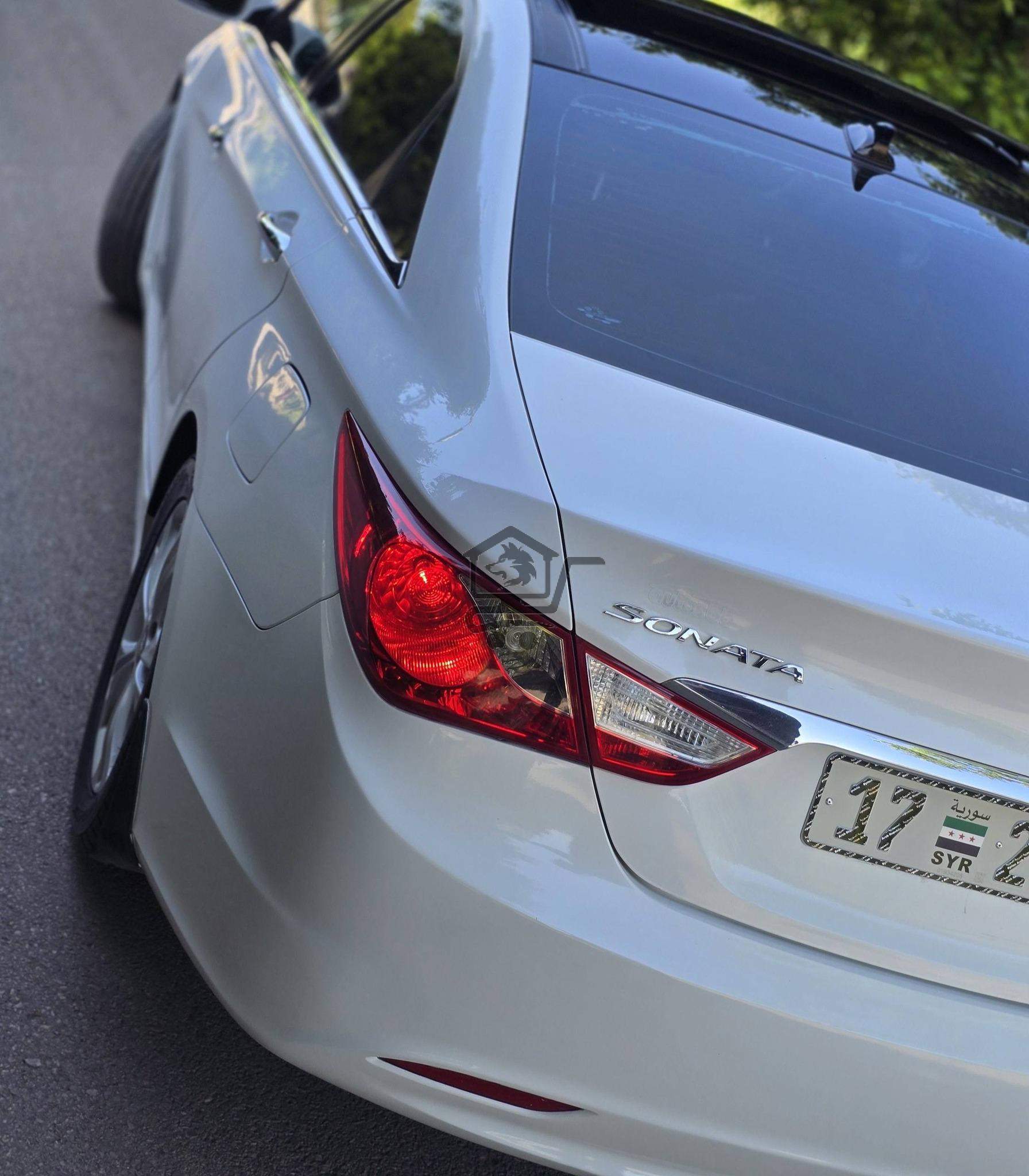 Hyundai Sonata 2012 - الصورة 4