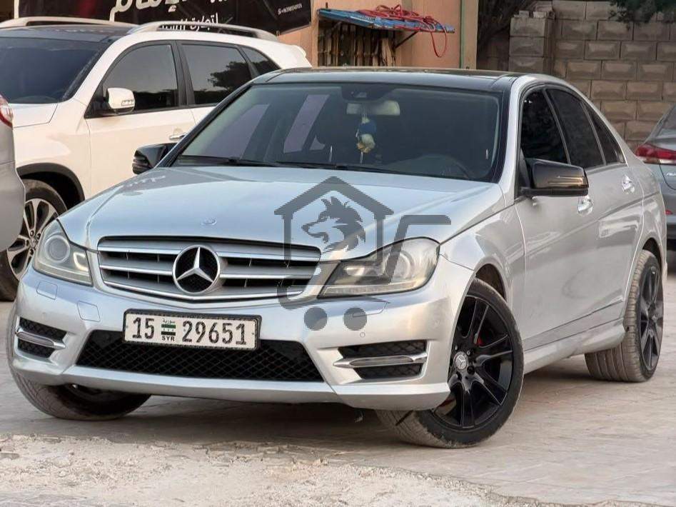 Mercedes-Benz C220 2013 - الصورة 1