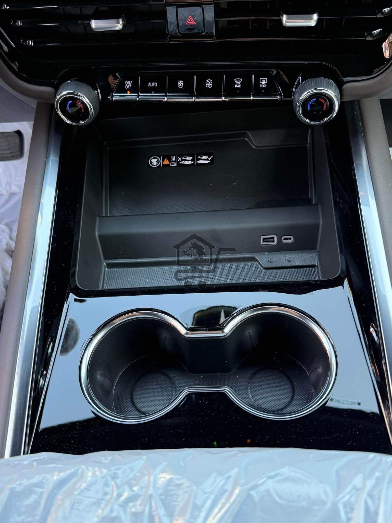 Chevrolet Tahoe Z71 - الصورة 8