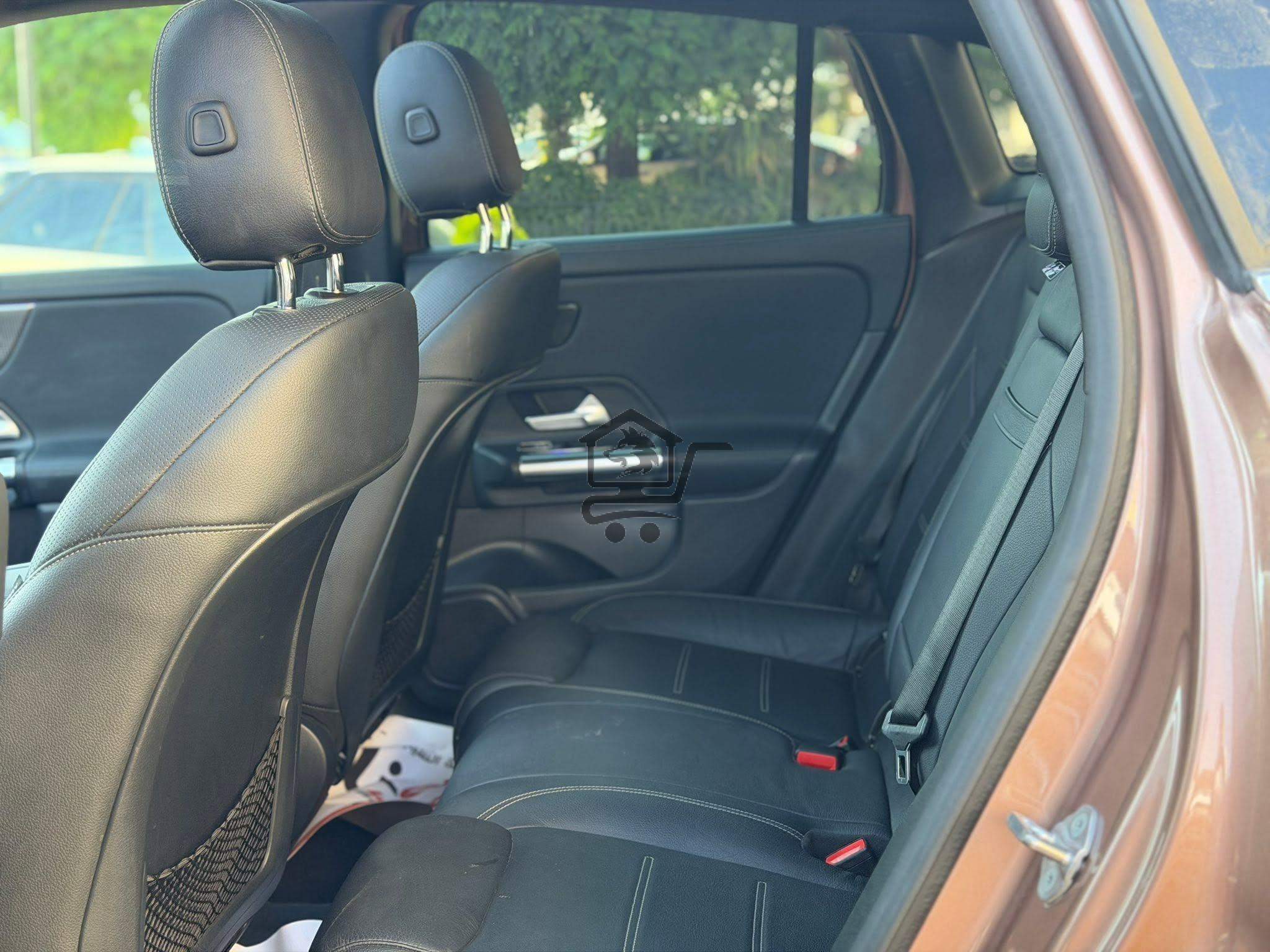 Mercedes-Benz EQA 250 - الصورة 10