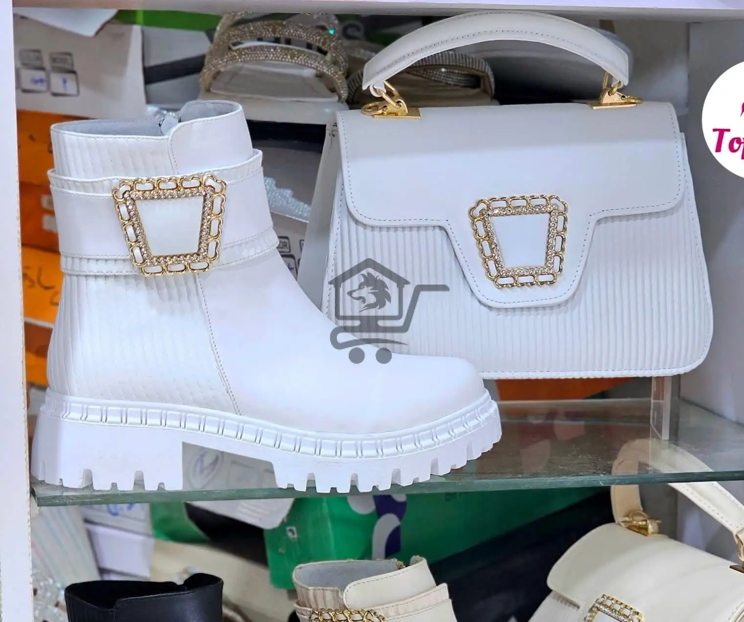 رانج مع حقيبة يد - الصورة 1