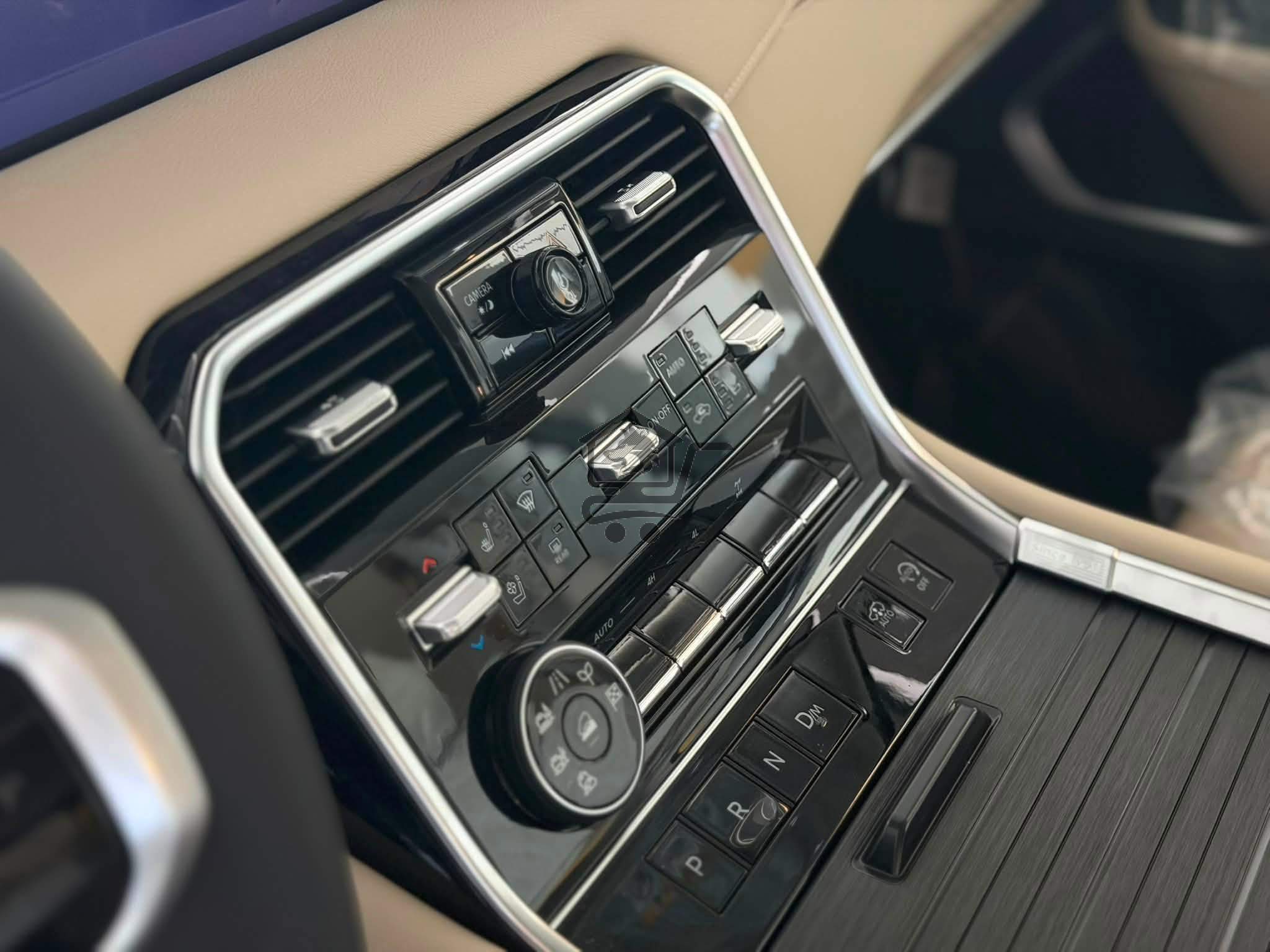 NISSAN PATROL PLATINUM - الصورة 8