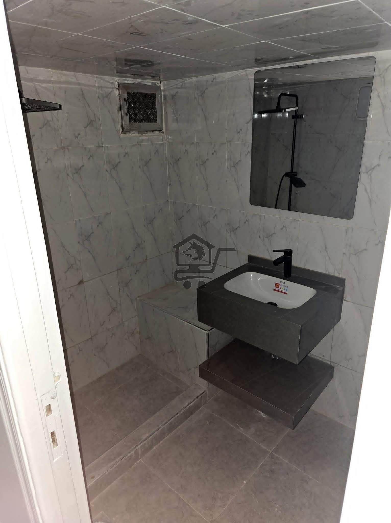 شقة بإكساء جيد - الصورة 2