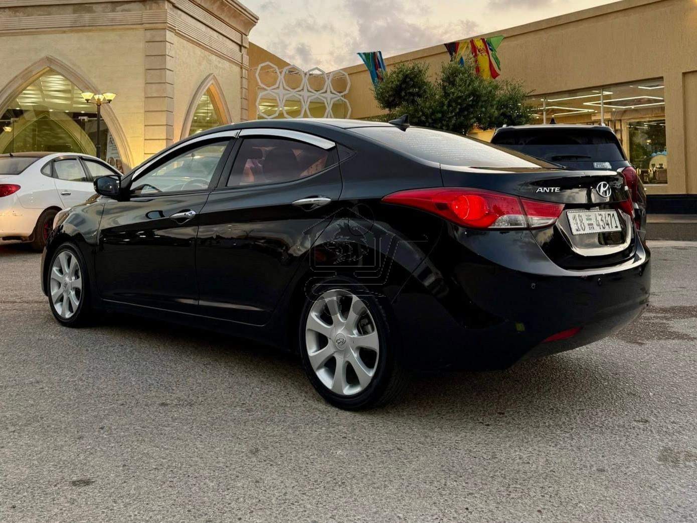 Hyundai Avante 2011 - الصورة 4