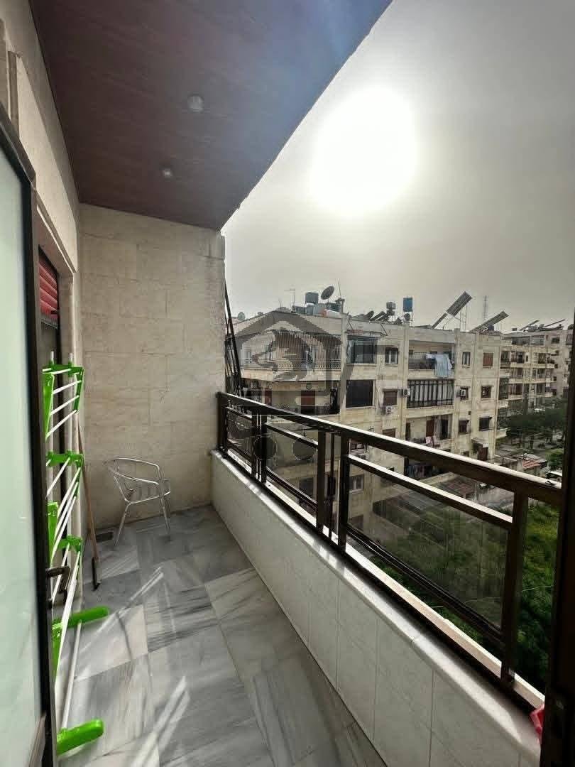منزل في شارع النيل - الصورة 3