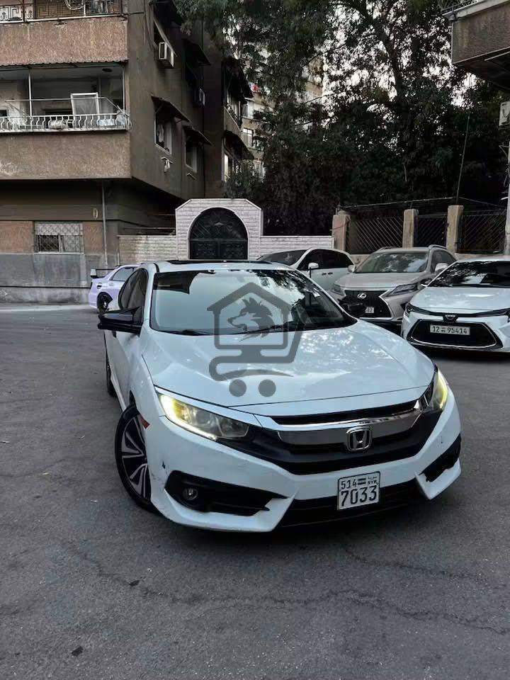 للايجار هوندا سيفيك - الصورة 1