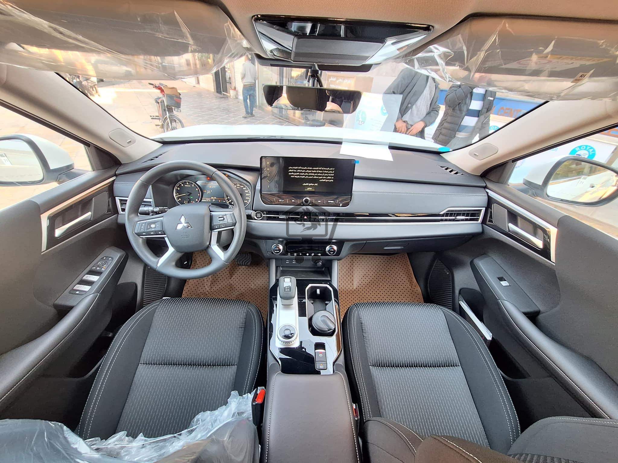 ميتسوبيشي أوت لاندر - الصورة 6