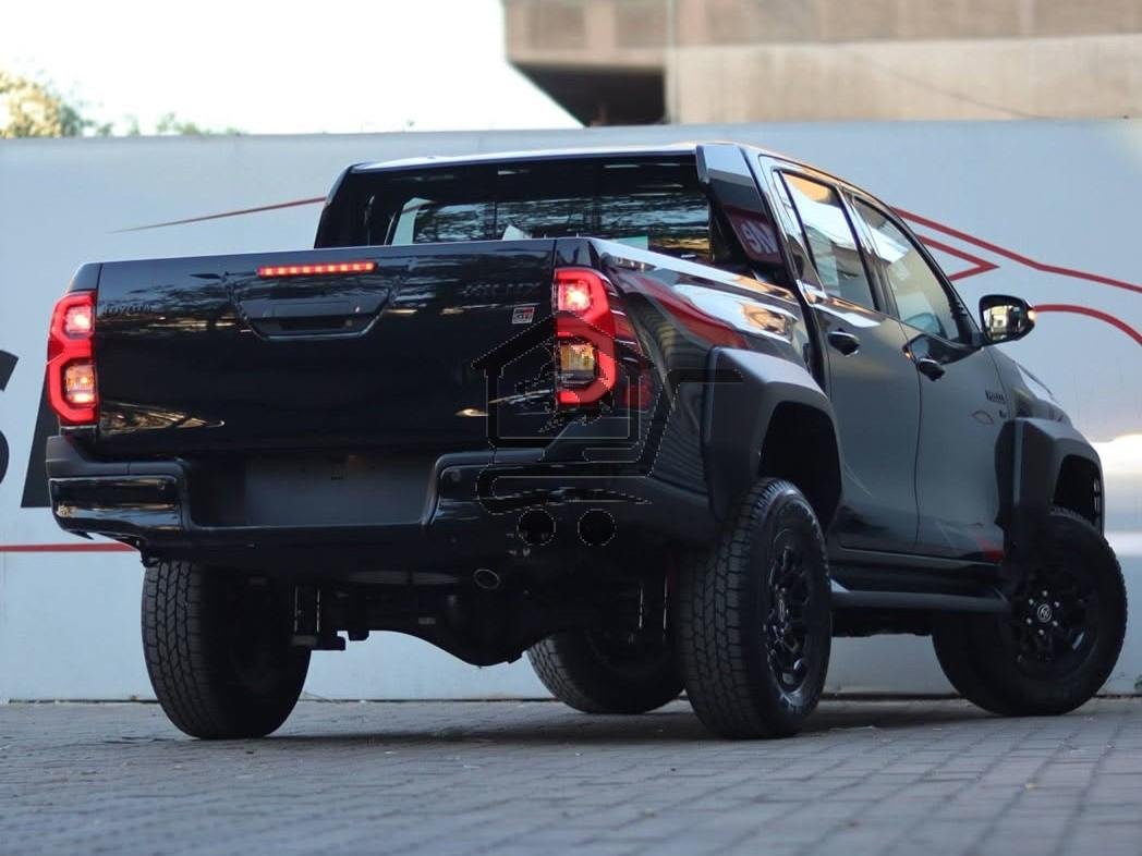 TOYOTA HILUX GR Sport 2026 - الصورة 2
