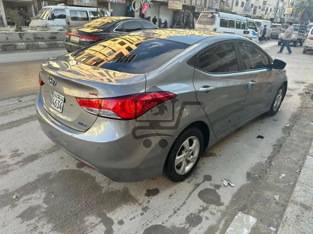 هيونداي إلنترا 2012 - الصورة 3